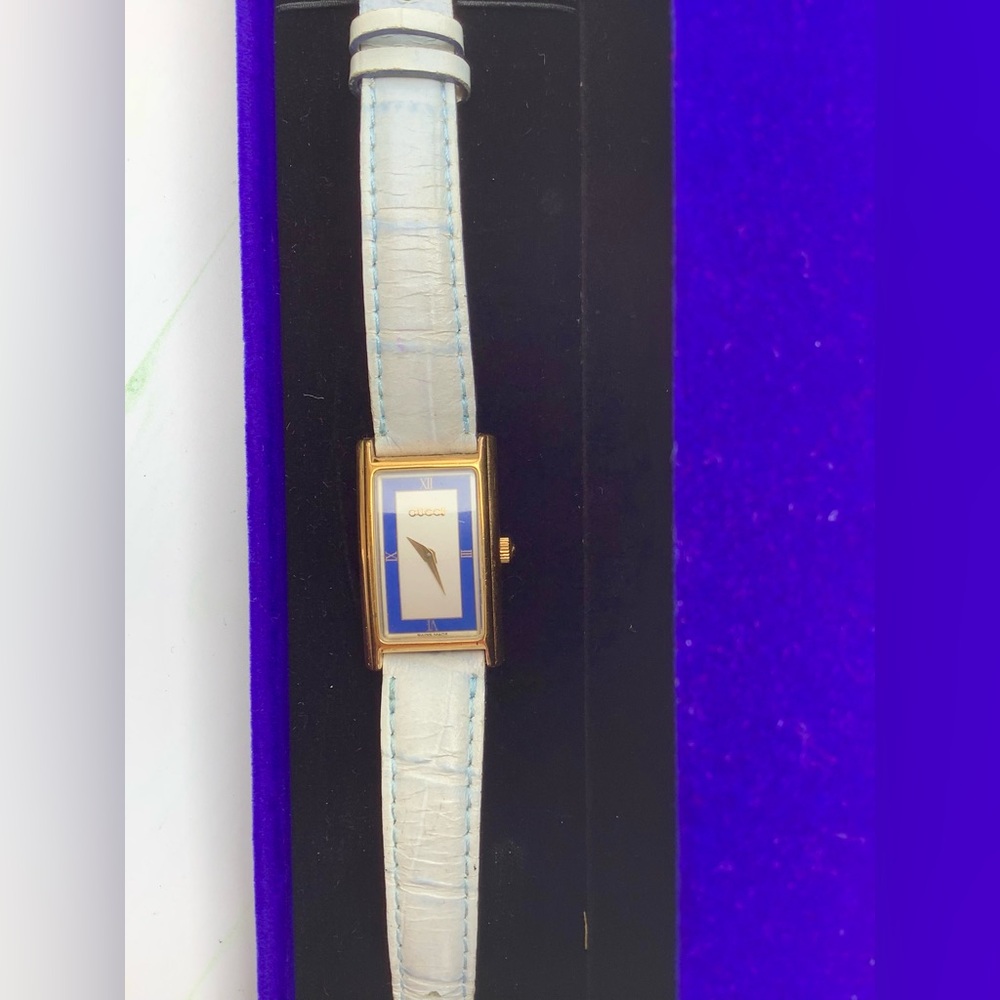 Gucci Gold-Tone Rectangular Watch with distinctive dial 💙🤍 - Picture 9 of 16